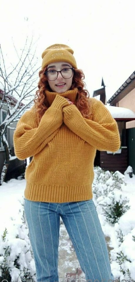 moniiikaaaa star du porno chaude photos