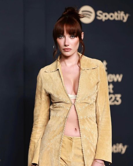 gros seins branlette espagnole onlyfans top meilleur galeries