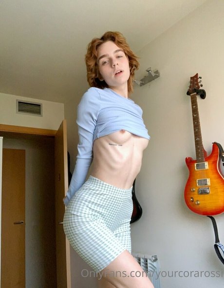 YourCoraRossi modèle sympa img