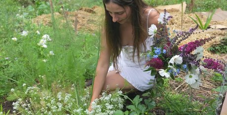 Mother The Mountain Farm actrice chaude archive