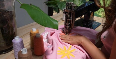 Mother The Mountain Farm modèle nu images