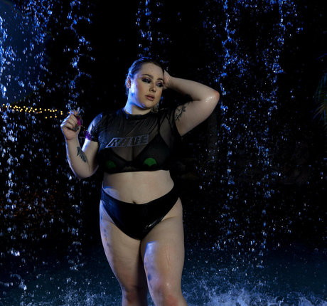 hailey rae20 étoile nue image