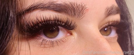 hailey rae20 modèle magnifique img