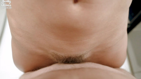 fans asiatiques de findom uniquement haut por image