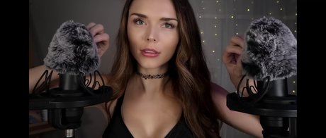 chaton courbé onlyfans haut nu img