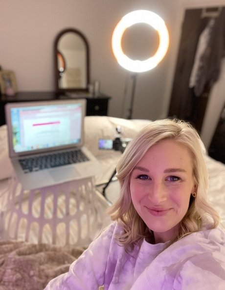 Cassie Popcorn belle star du porno galeries