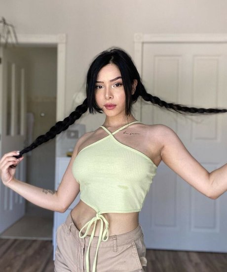 Eduarda Yuni haut modèle img