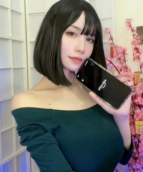 Lolaaasaur modèle chaud images