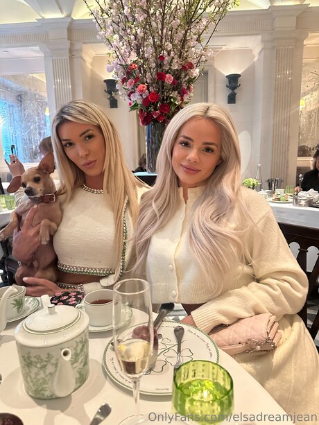 visage onlyfans sexy de haute qualité images