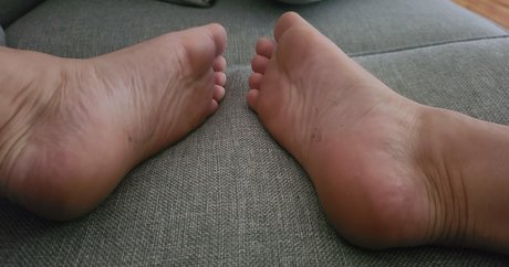 smelliefeetsweetie top star image