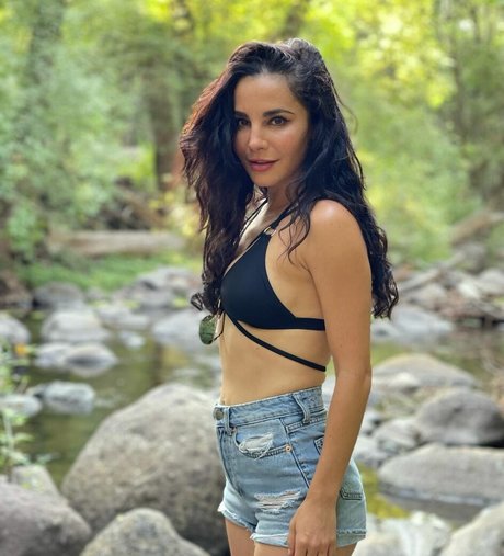 Martha Higareda mannequin photos