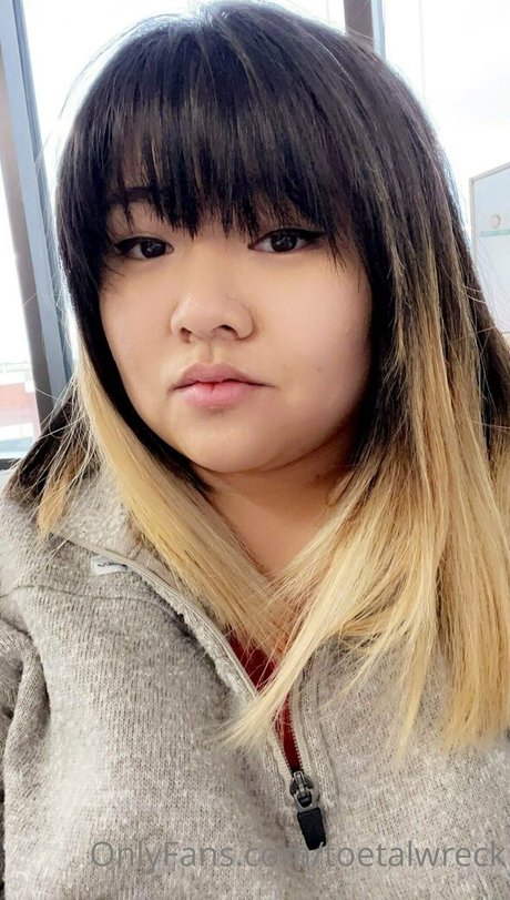 toetalwreck actrice chaude galeries