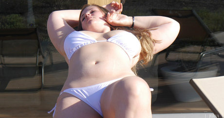 julia jones rocks star du porno chaude des photos