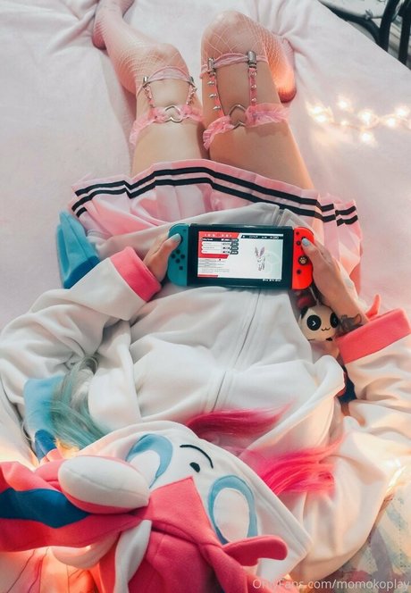 Momokoplay star du porno gratuit photos