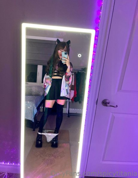 spicytitania modèle exclusif galeries