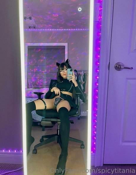 spicytitania modèle adulte galeries