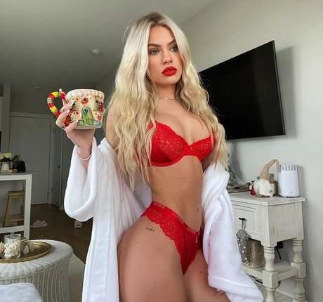 Claudia Walsh étoile xxx galeries