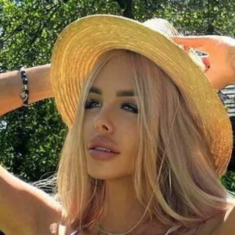 missdashaaa42 modèle img