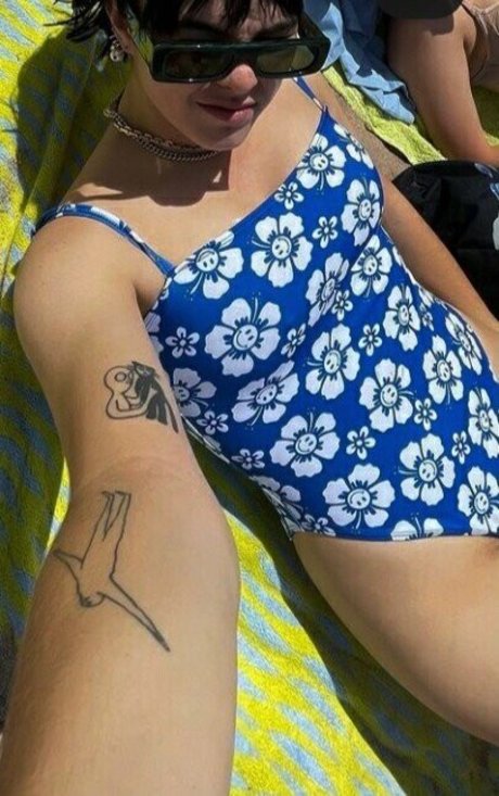 Benee star du porno chaud image