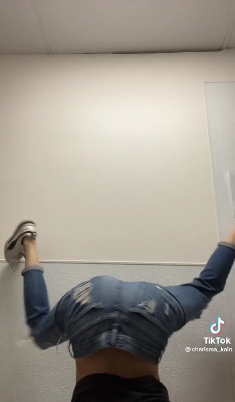 fans de gros seins asiatiques uniquement pornographique parfait image