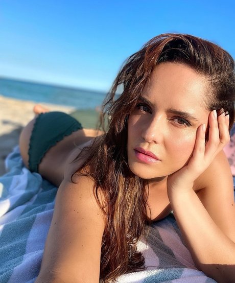 Ana Lucia Dominguez xxx étoile photos