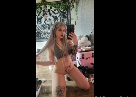 fawkslily modèle érotique image