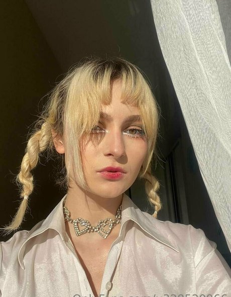 leilaagrace étoile sexy photos