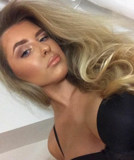 Morgan B modèle pornographique des photos