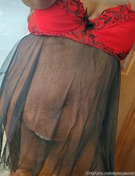 jaanuaunty actrice nue des photos