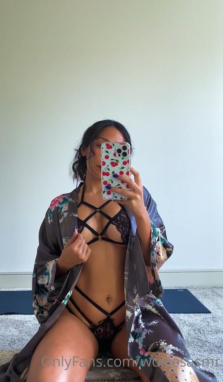 Wokies Asmr actrice chaude archive