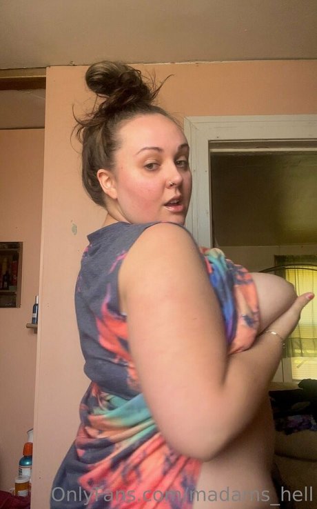 éjacule sur la langue onlyfans nu en haute qualité image