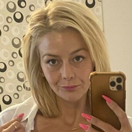 Ladydina16 modèle exclusif des photos