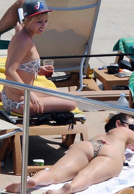 Jorgie Porter star du porno en haute qualité image