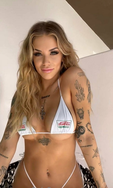 itssaraxo star du porno chaud img