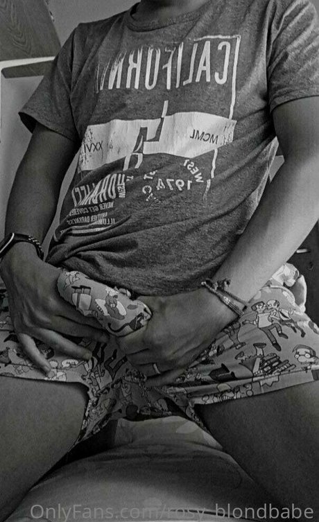 tatouages ​​blonds onlyfans porno nus des photos