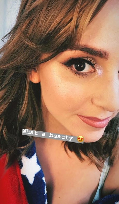 Hannah Witton star du porno chaud galeries