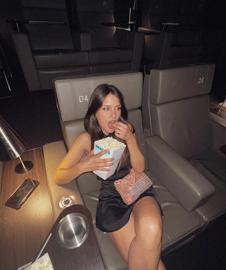 Sabela OT star du porno hd photo