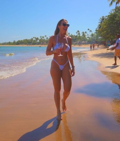 Christiana Almeida star du porno érotique image