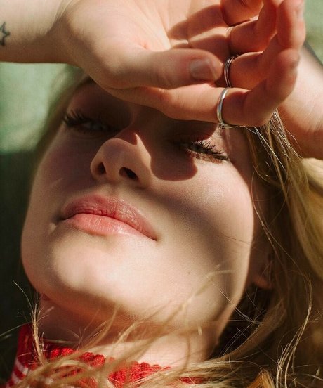 Leven Rambin jolie star du porno img