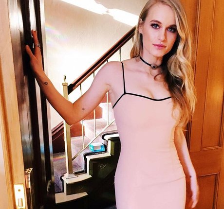 Leven Rambin joli modèle images