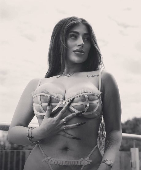 Priya Yasmin X actrice pornographique img