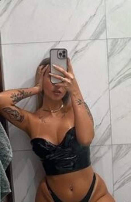 Vitoria Mondoni meilleur modèle galeries