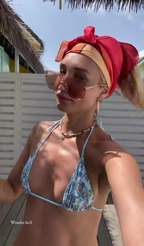 Megan McKenna star du porno en haute qualité archive