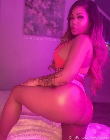 exoticbooty modèle de haute qualité photos