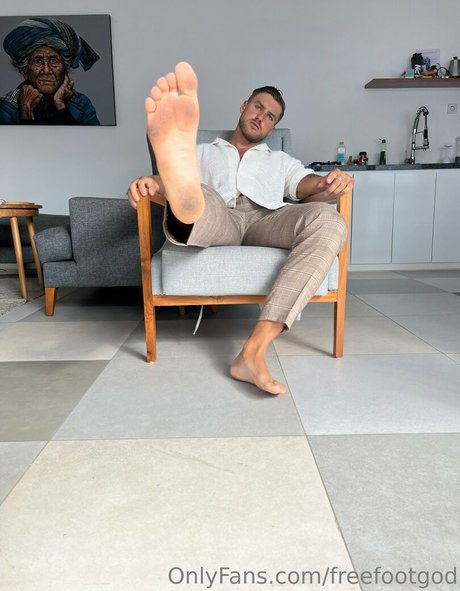 freefootgod mannequin galerie