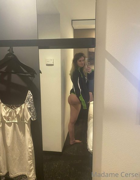 lingerie milf uniquementfans sexy en haute qualité images