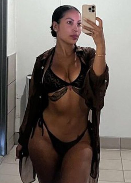 Get Bodied By J actrice sexy des photos