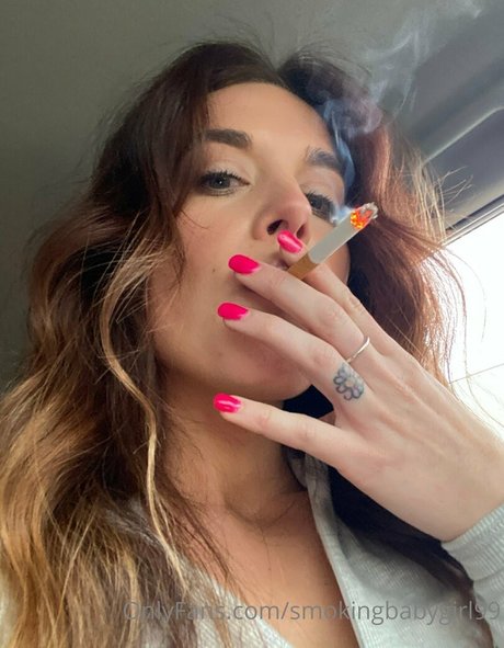 smokingbabygirl99 meilleur modèle galeries