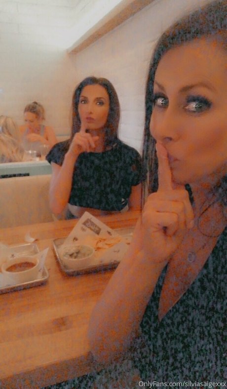 silviasaigexxx modèle joli galeries