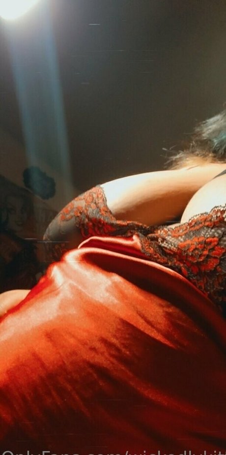 wickedlykitten star du porno belle archive